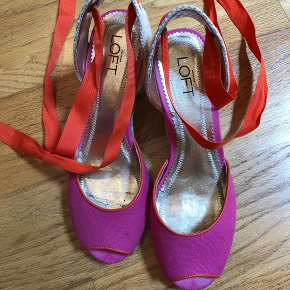 Ann Taylor Loft Tie Peeptoe Wedges - Picture 4 of 8